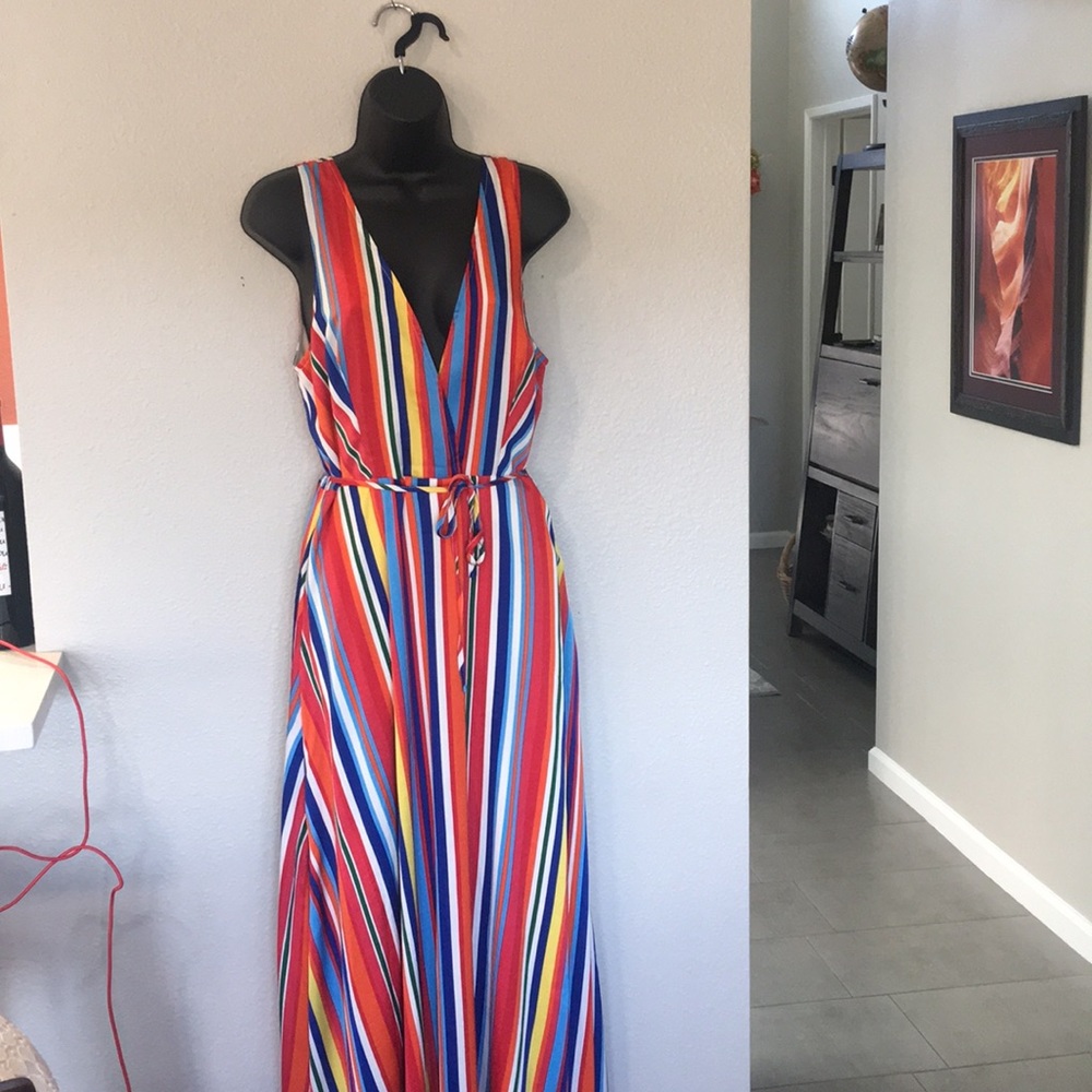 Lulu's Maxi Dress deep V neck multi Colored